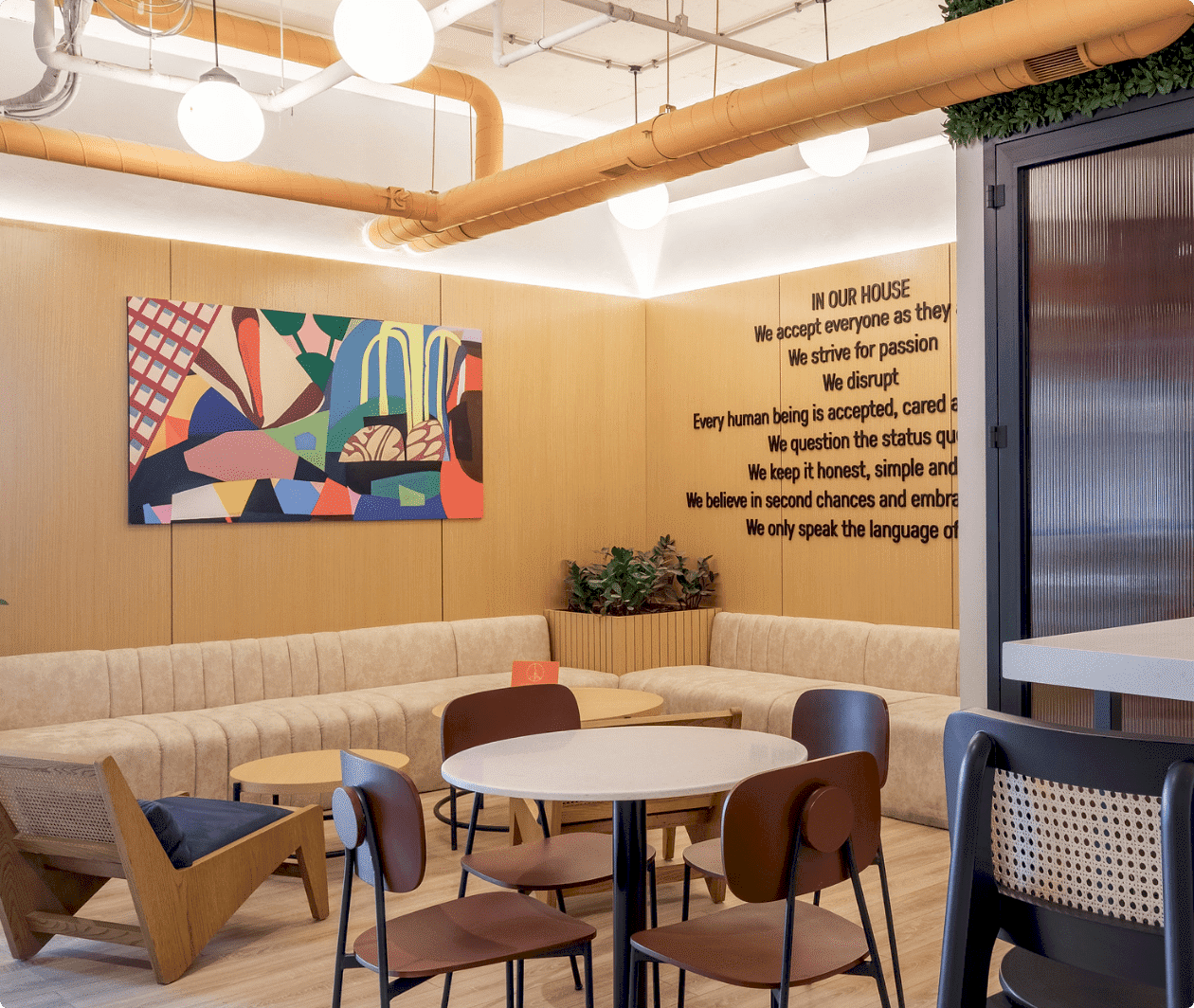 Çağlayan Metro durağına bir dakikalık mesafede merkezi lokasyonumuz!